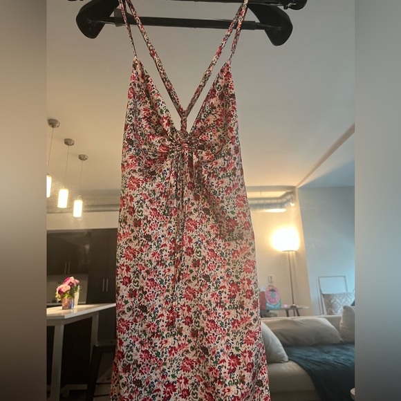 Kittenish Dress - Picture 3 of 5